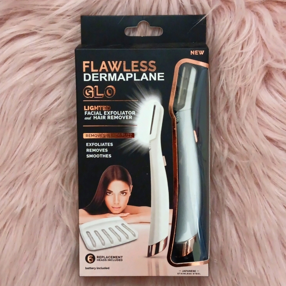 Brand New Flawless Dermaplane GLO FACIAL EXFOLIATOR